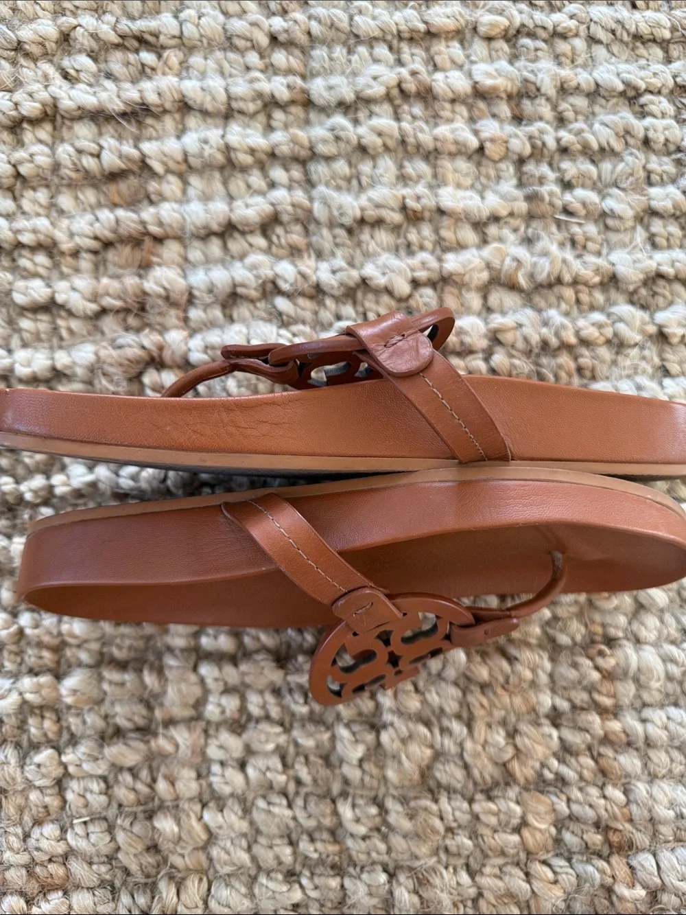 Tory Burch Logo Toe-Post Sandals in Cognac